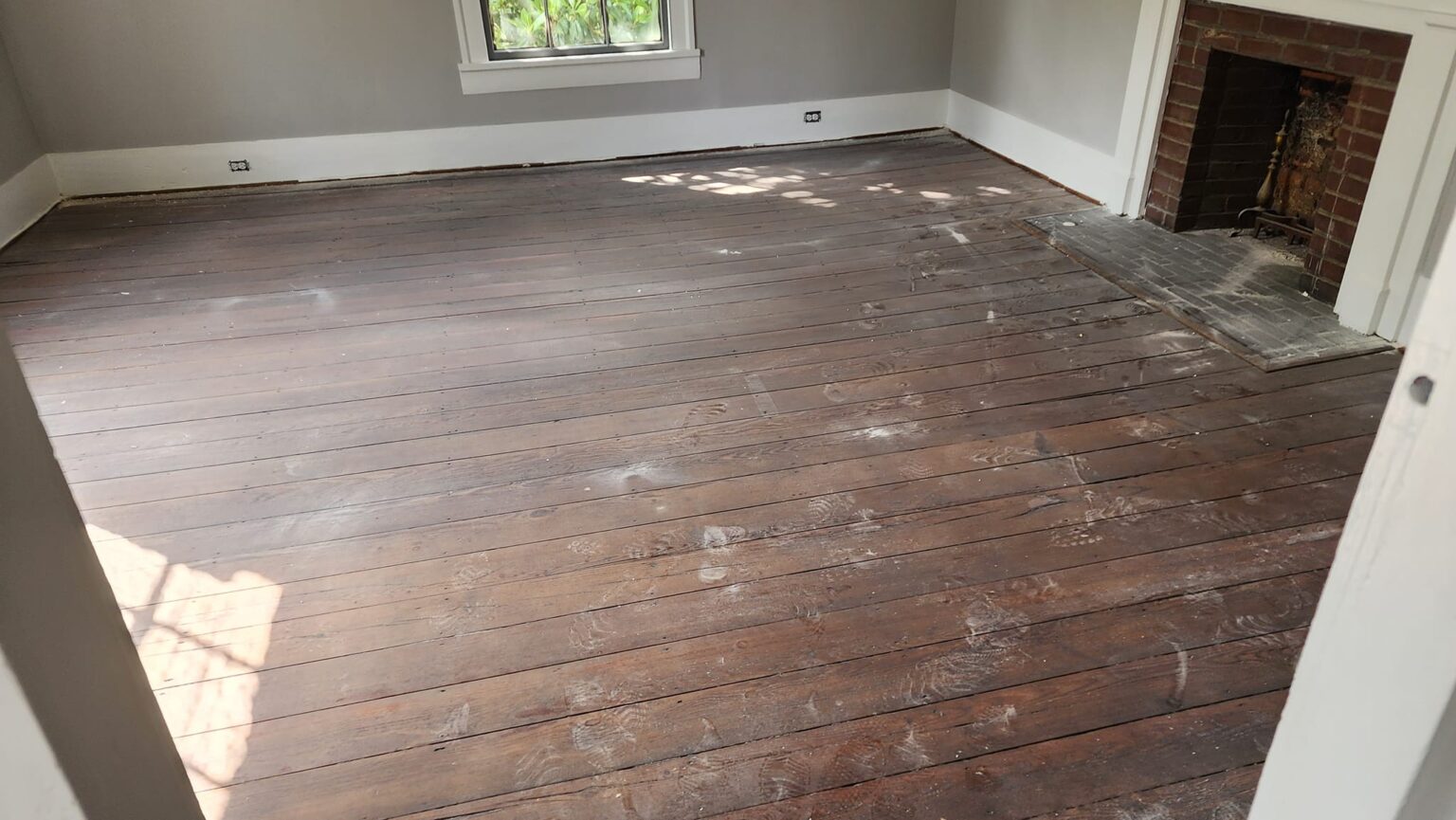 Hardwood Floor Refinishing in Fredericksburg, VA